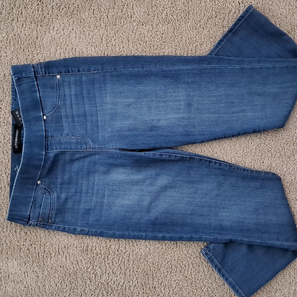 Liverpool Blue Capri Jeans